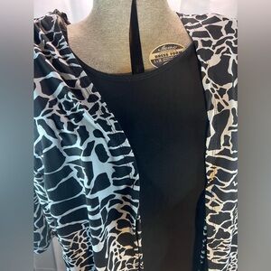 Notations Knit Top with attached Camisole Woman's Plus 1X Black and white NWOT